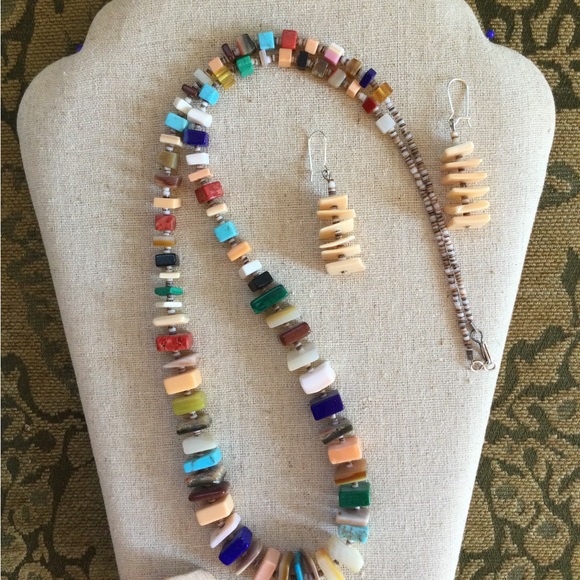 Vintage Native American Multi Stoned / Shell Graduated Necklace and Earrings set - Picture 5 of 11